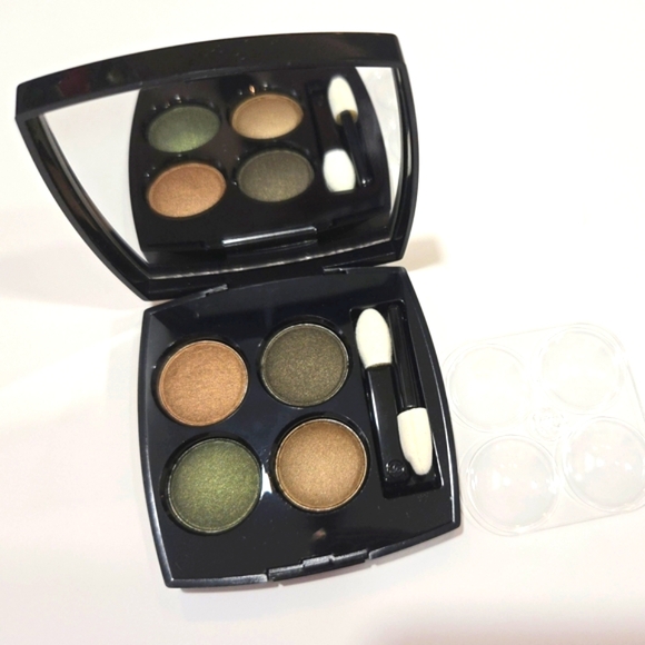 CHANEL 318 BLURRY GREEN Les 4 Ombres Multi-Effect Eyeshadow Pallet  New - Picture 2 of 13